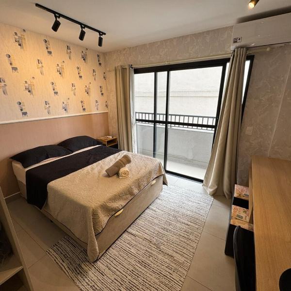 Estiloso Studio em Pinheiros com piscina e academia