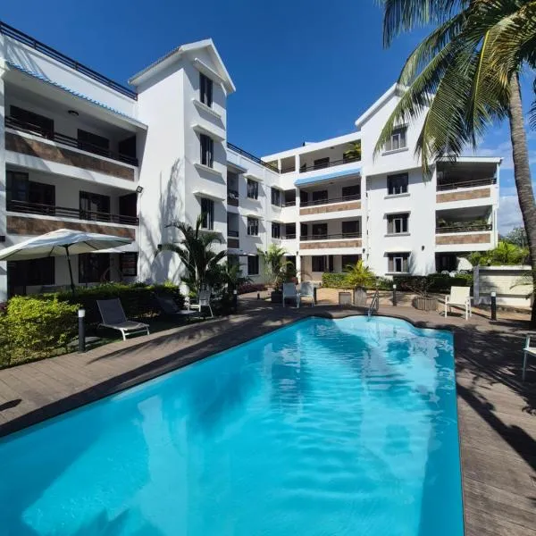 Les Cerisiers - Modern stylish apartment - 2 Mins walk to beach, Hotel in Flic en Flac