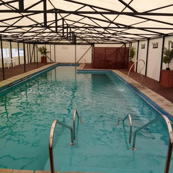 Adilauquén Cabañas, Piscina Temperada y Tinajas Calientes, hótel í Puerto Varas