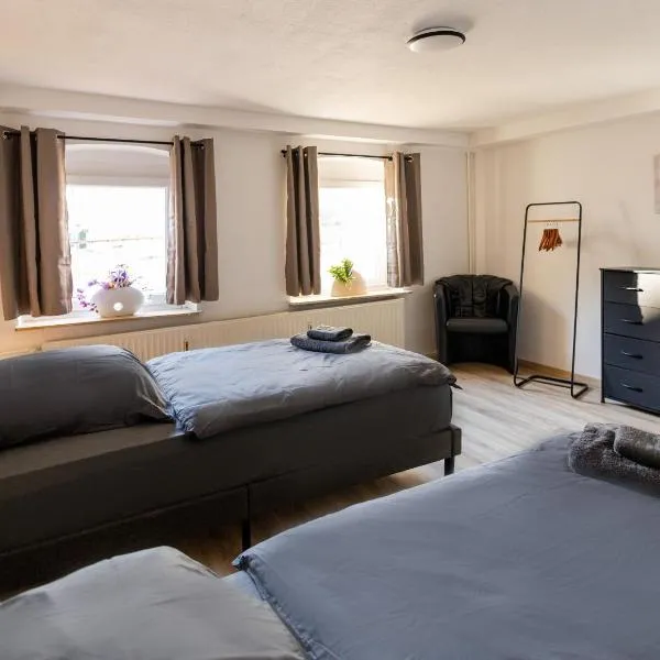 Schiefe Altbauvilla in zentraler Lage, Monteurunterkunft Oldenburg, hotel in Oldenburg
