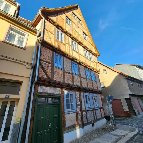 Fachwerkzeit Haus mit zwei Apartments, hotel in Quedlinburg