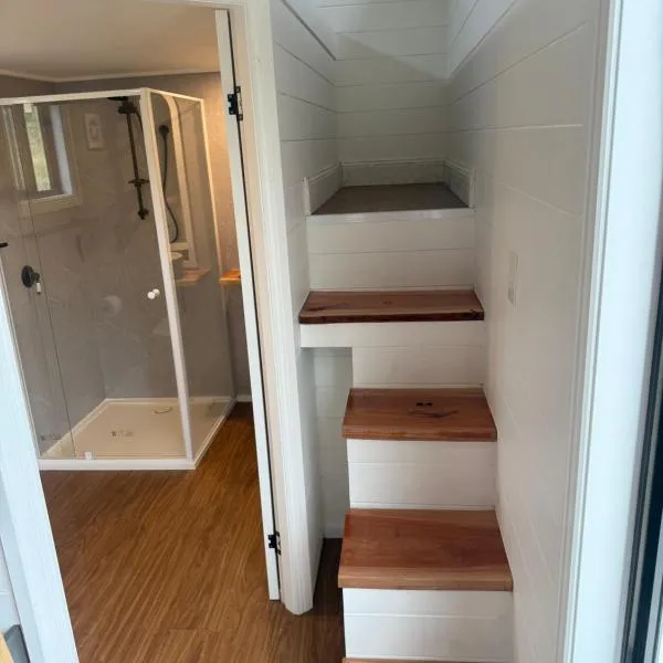 Ferncroft Farm Tiny Home Berry, hotel en Wattamolla