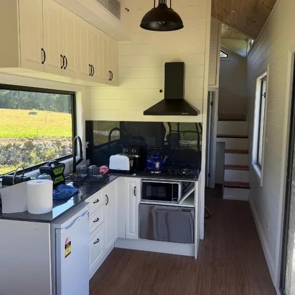 Ferncroft Farm Tiny Home Berry, hotel u gradu Wattamolla