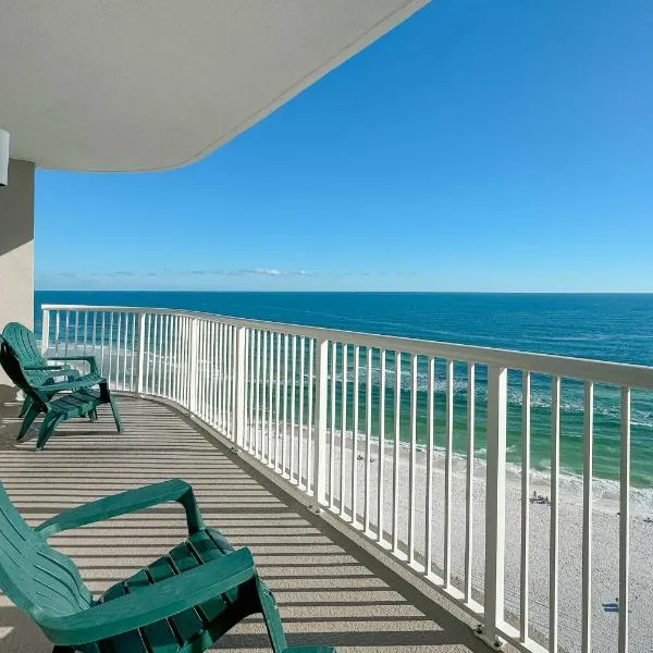 Tradewinds 1304 Top Floor Beach Front 2 bed 2bath New Furniture, Hotel in Orange Beach