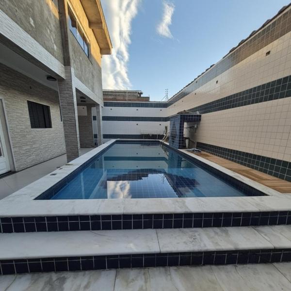 Casa com Piscina - Enseada - Jardim Virginia