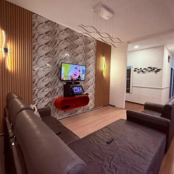 仙本那镇上民宿-夏之家 Semporna Town Homestay-Summer Home, hotel i Semporna