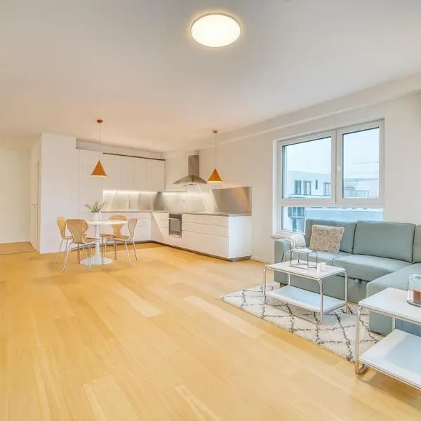 Modern 4-Room Home with Office in a Quiet Area, hotel di Železná