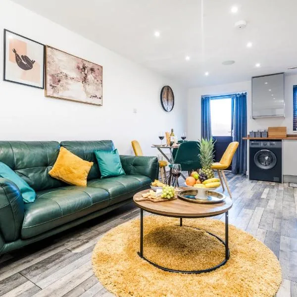 2BR House Secure Parking For Short and Long Stays Private Garden and Netflix, Nottingham, hotel a Nottingham