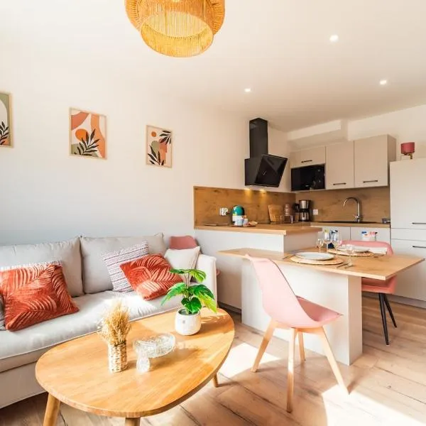 Maison de vacances proche des plages paradisiaques, hotel en Pléhédel