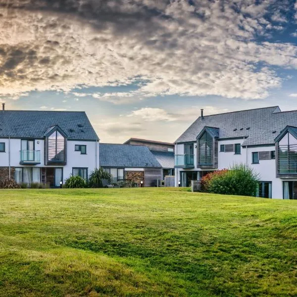 Landal Whalesborough Resort & Spa, hotel di Bude