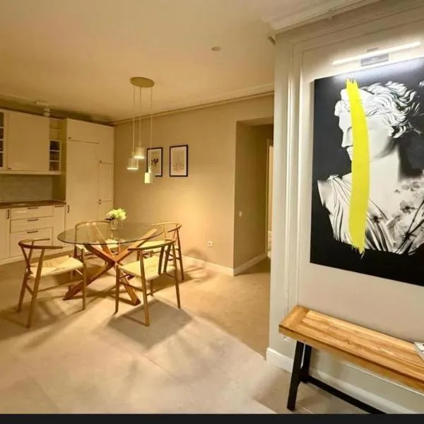 Riviera Apartment, hotel in Buzau