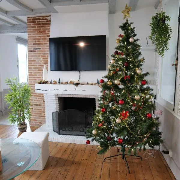 Nid Normand building 1620 - 4 bedrooms - hyper center, hotel in Pont-Audemer