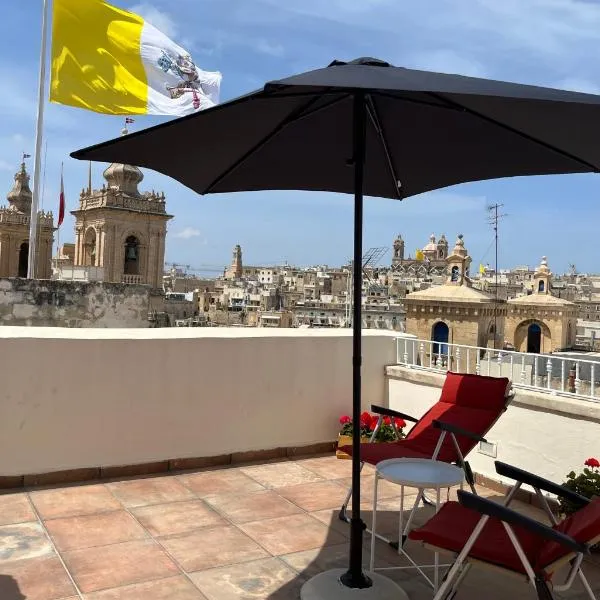 Birgu Square Townhouse, Rooftop & 3 Bathrooms, hotel em Birgu