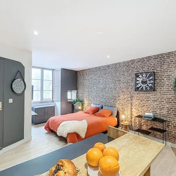 Studio Evasion Ardéchoise, Hotel in Villeneuve-de-Berg