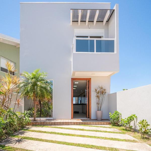 Encantadora casa com 02 suítes à beira-mar - Foto 3