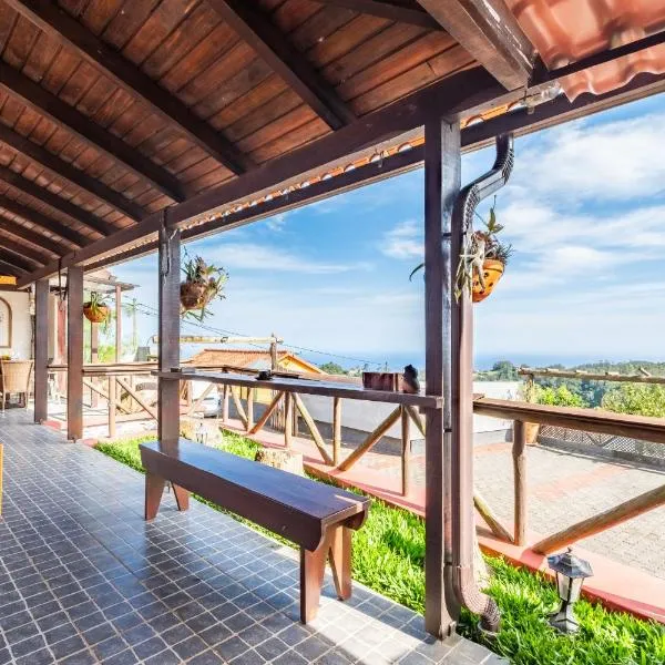 São Jorge Cottage - By WeHost, hotel din Santana