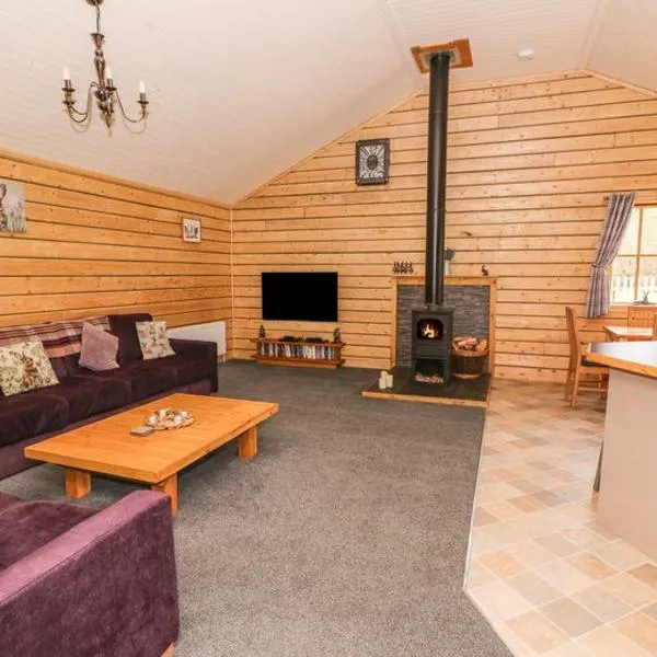 Alpaca cabin-mountain view-hot tub-rural retreat, hotel in Llanbrynmair