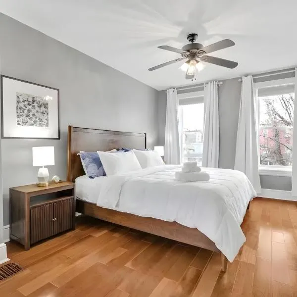 Downtown Lancaster Luxury 4BR - Garage & Parking, ξενοδοχείο σε Λάνκαστερ