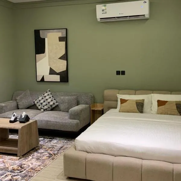 استديو حديث دخول ذاتي وموقف خاص, hotel in Dammam