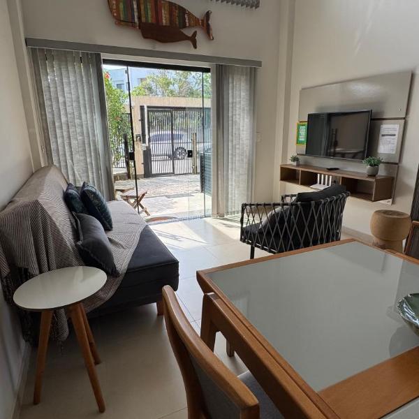 Lindo Apartamento no Mariscal, Bombinhas, com estacionamento e quintal, a 290 metros da praia do Canto Grande!!!
