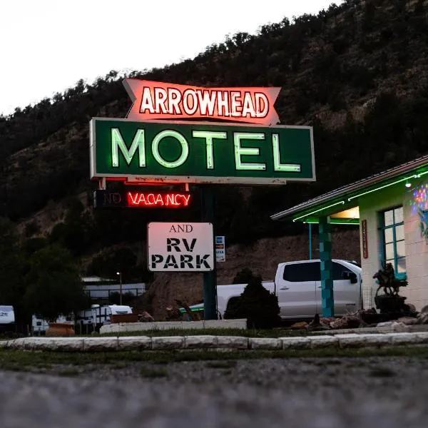 Arrowhead Motel and RV Park, hotel v mestu Ruidoso