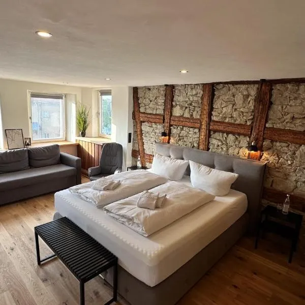 Gasthof zum goldenen Schiff - Lehm, Stil & Altstadtflair, Hotel in Marktbreit