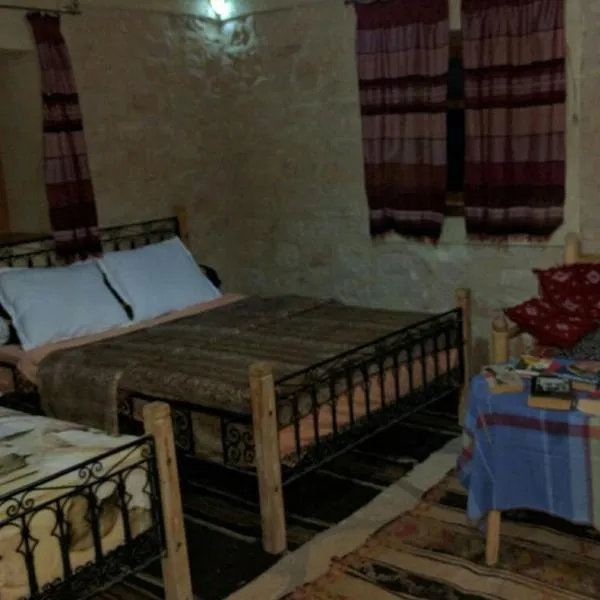 Kasbah Dar Talouste, hotell i Tagounit