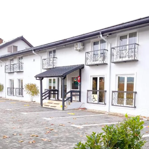 Pensiunea Vila Chesa, hotel in Corunca