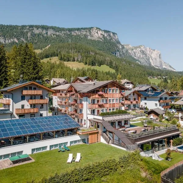 Pensione Camoscio, hotel em La Villa