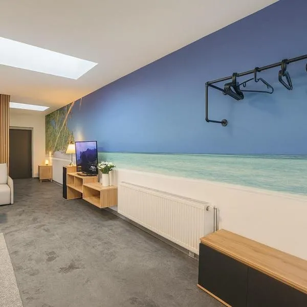 Ideal for Big Groups, Modern 14 Guest Apartment Near Prague، فندق في راكوفنيك