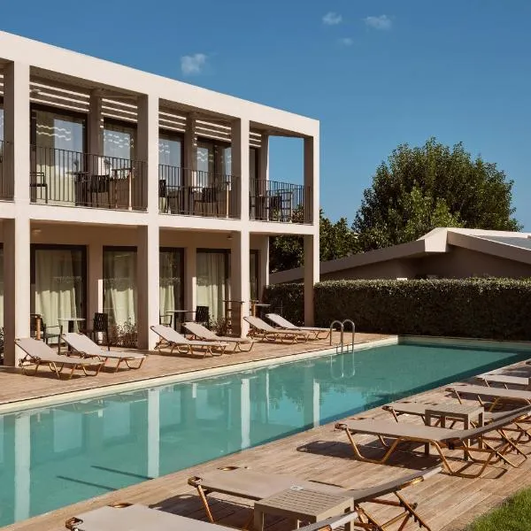 New Beach Hotel – hotel w mieście Planos