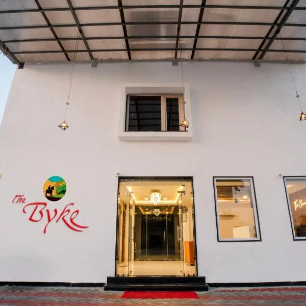 The Byke Business - Chandigarh House, hotel in Bhopal