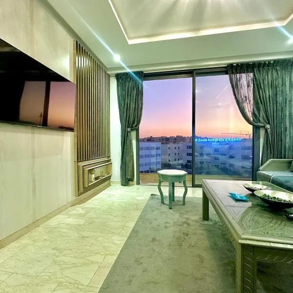 Modern Spacious apartment with free Parking and AC, hotel em Agadir