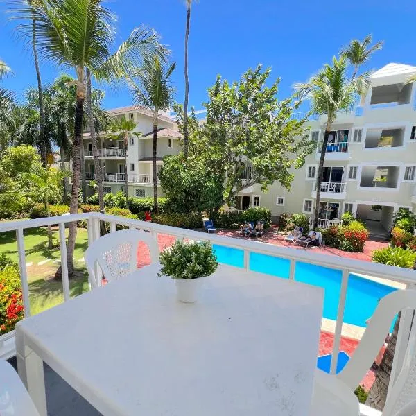 TROPICAL VACATION with nice view at PLAYA LOS CORALES, hotel em Punta Cana