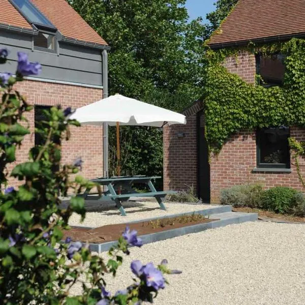 Gîte Fenêtres sur cour - Genappe, hotel di Genappe