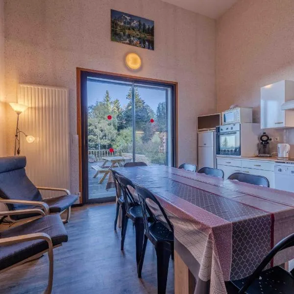 Apt Framboise Les Monts d'olmes, hotel v destinaci Montferrier