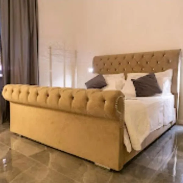 PALAZZO NOVECENTO Centro Storico Rooms & Wellness, hotel din Lecco