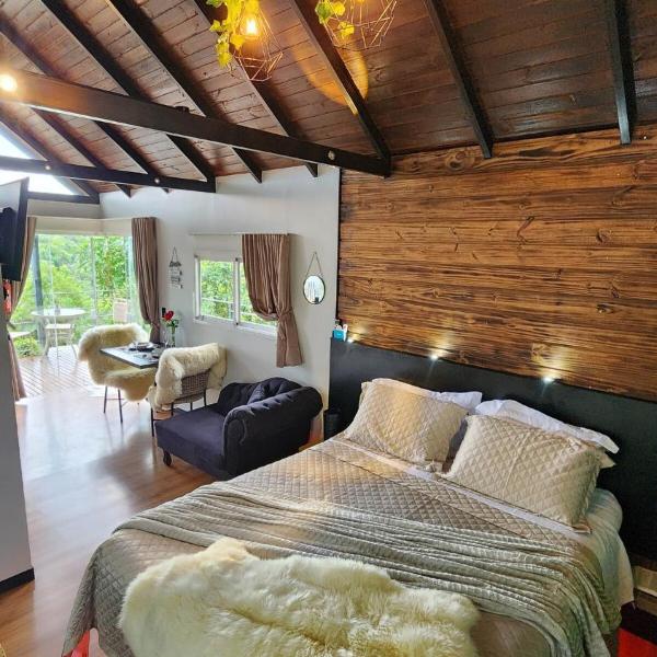 Linda Cabana com Vista Incrível nas Montanhas com Trilha, Cachoeira e Alexa - Foto 2