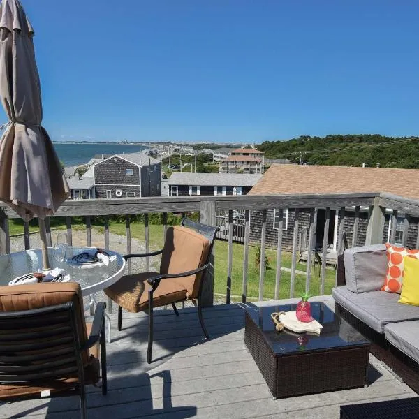 12215 - Beautiful Views of Cape Cod Bay Access to Private Beach Easy Access to P-Town, hotell sihtkohas Truro