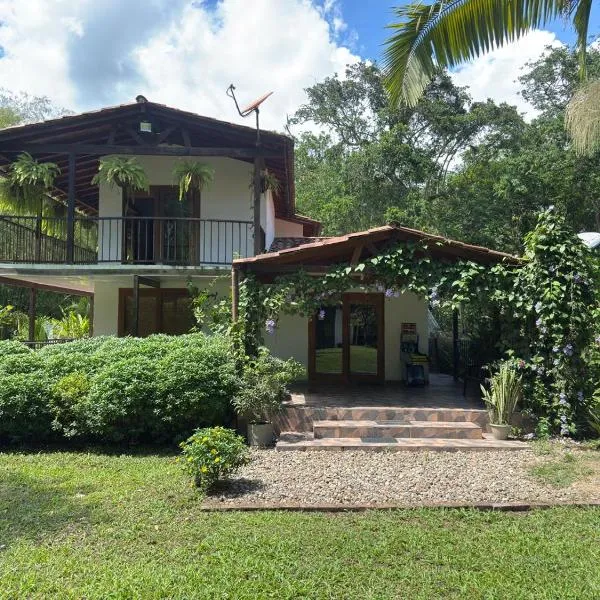 Hermosa CasaQuinta Con Piscina Privada.，位于比列塔的酒店