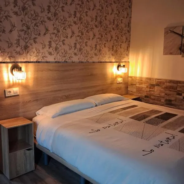 Hostal La Pastora, hotel v destinaci Candeleda