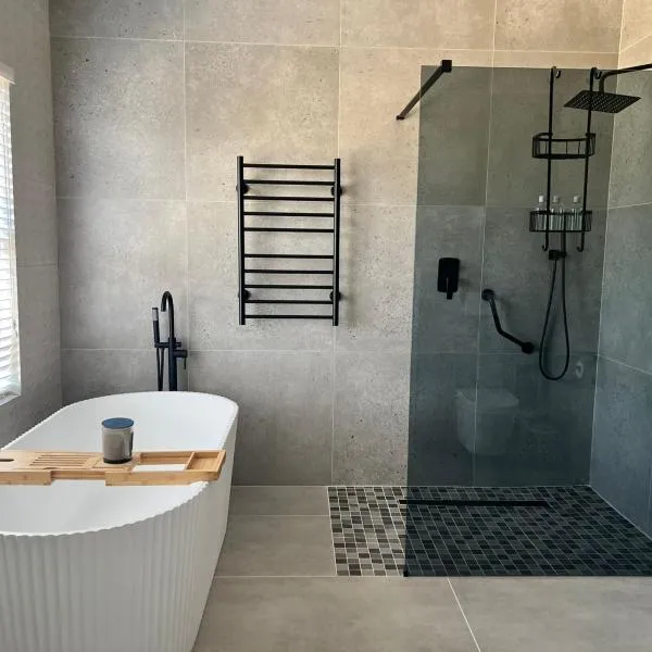 Rissie's Place, hotel in Gordonʼs Bay