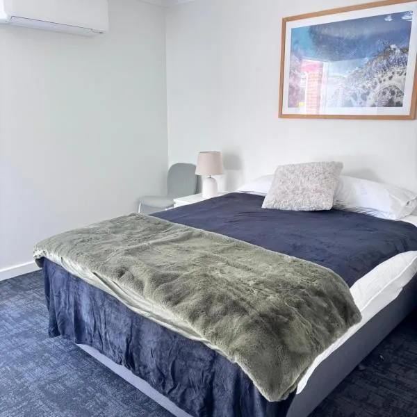 The Club Hotel Collie、Collieのホテル