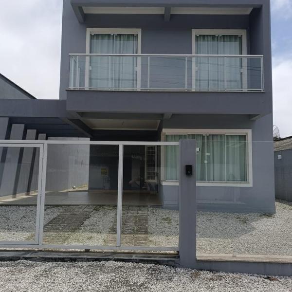 Casa linda e espaçosa ao lado do Morro para Bombinhas