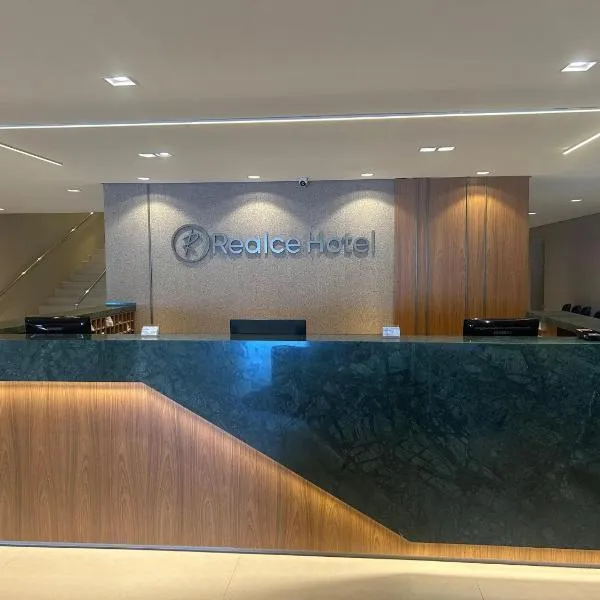 Realce Hotel, ξενοδοχείο σε Jau