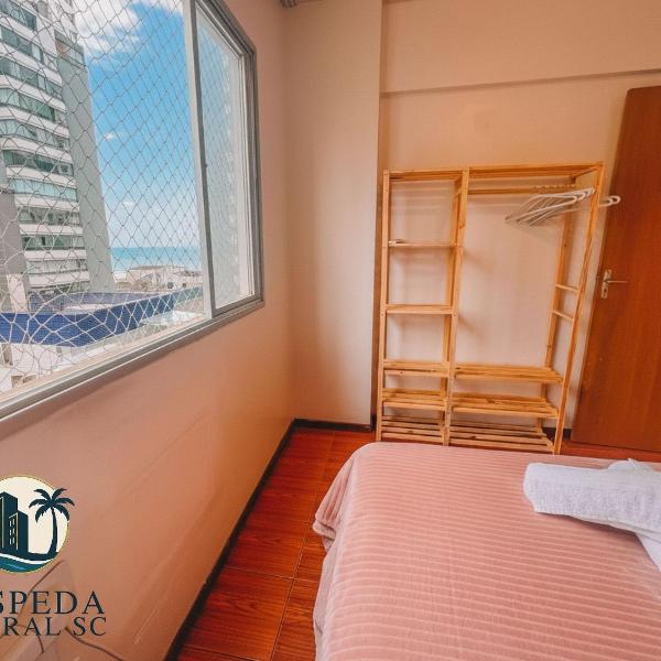 Apartamento para 4 com saída para a praia