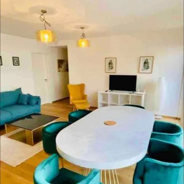 High-End 3BR w terrace, garden&parking, hotel din Luxemburg