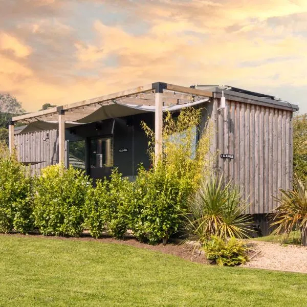 The Jungle - Unique Hot Tub Cabin in Millport, hotel en Millport