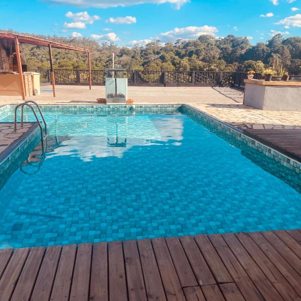 Chácara Com Piscina e Vista das Montanhas