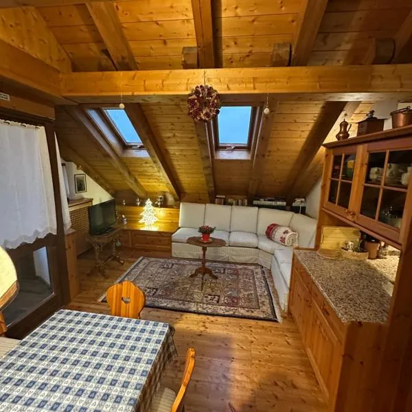 Mansarda Ca' Fiori city center San Vito di Cadore, hotel di San Vito di Cadore